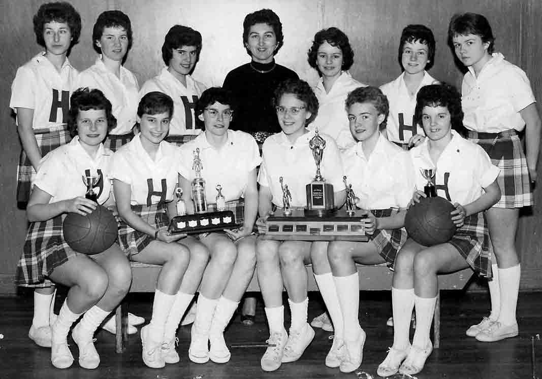 Ann Seeman, Sandra McClelland, Storme Genge, Ruth Bates, Judy Radmore, Donna Thomas, Judy McEwen, Front: Diane Christie, Sylvia Keays, Bev Iles, Vivian Charron, Sandra Brown, Jean McConnell